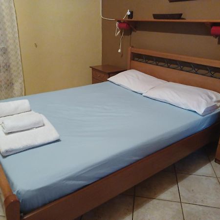 Island House In Elika - Marathias Apartman Kültér fotó